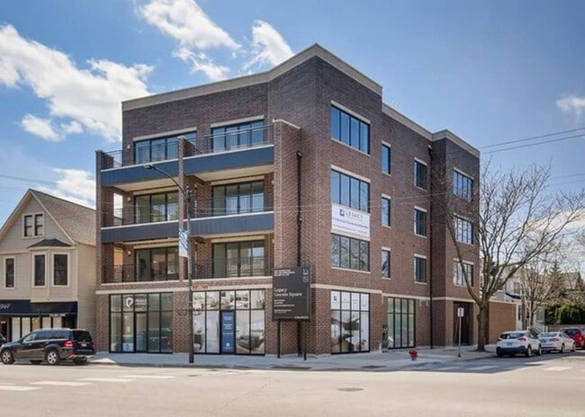 Building Photo - 2505 W Carmen Ave Unit 2B Rental