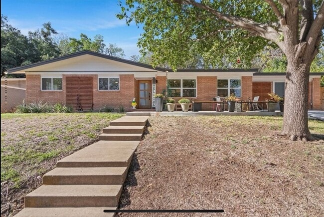 Building Photo - 2316 Hermanson- Heart of Waco Gem