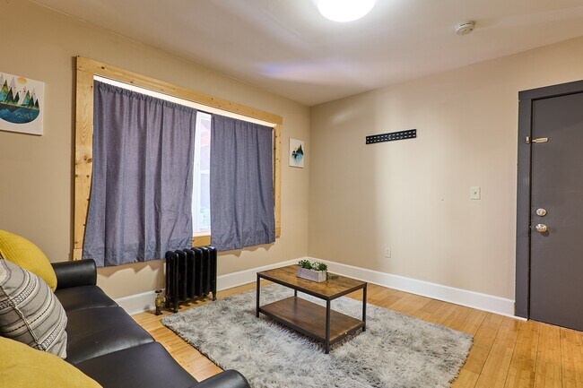 Photo - 198 Court St Unidad 12