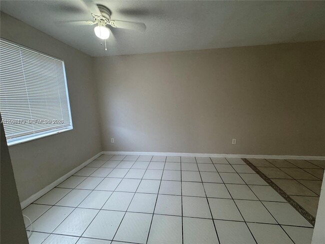 Photo - 1370 NE 119th St Unidad 137006
