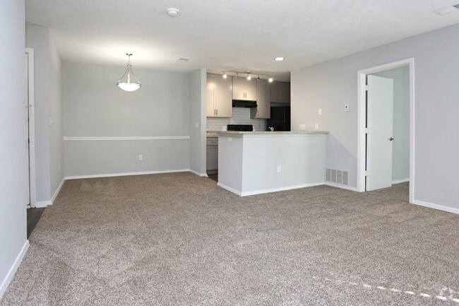 Renovated 2BR, 2BA - 1,070 SF