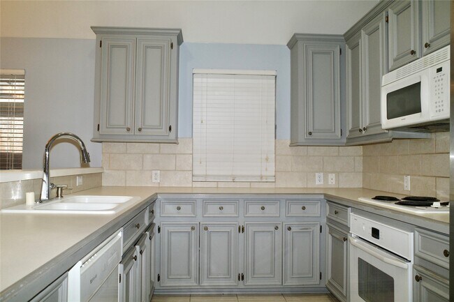 Photo - 1506 Rogers Lake Ln