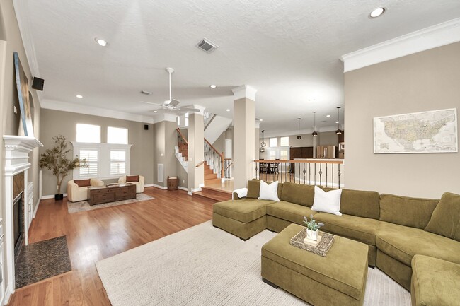 Photo - 2416 Bevis St