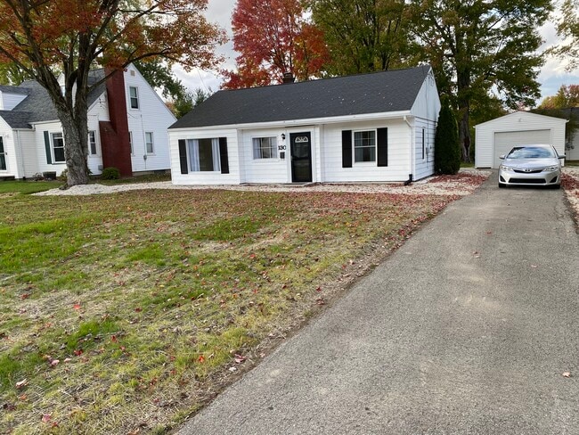 Photo - 130 Fairground Blvd