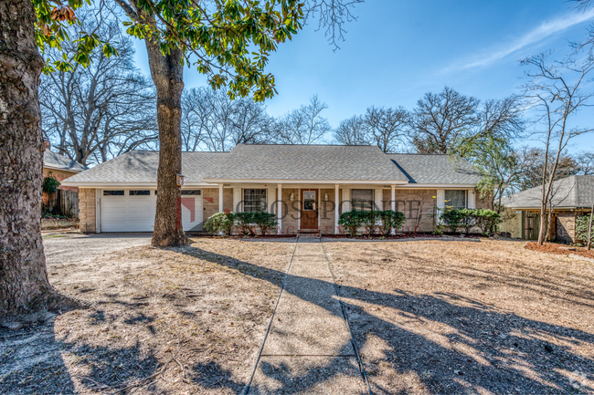 Building Photo - 3 Bedroom 2 Bathroom Home in South East Ty...