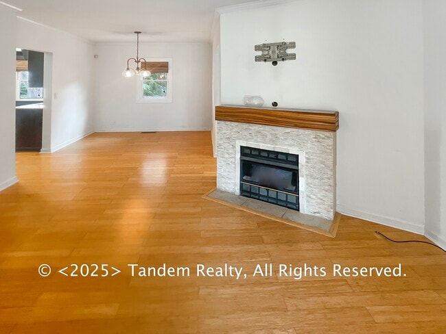 Photo - 401 Cleves St