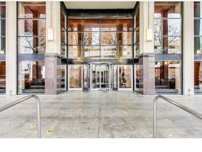 Photo - 1122 N Clark St Unit 1403