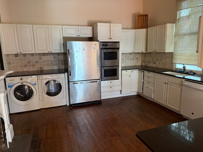Photo - 2369 St Thomas St