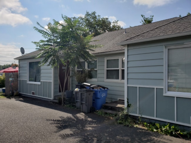 Photo - 610 Martin Way