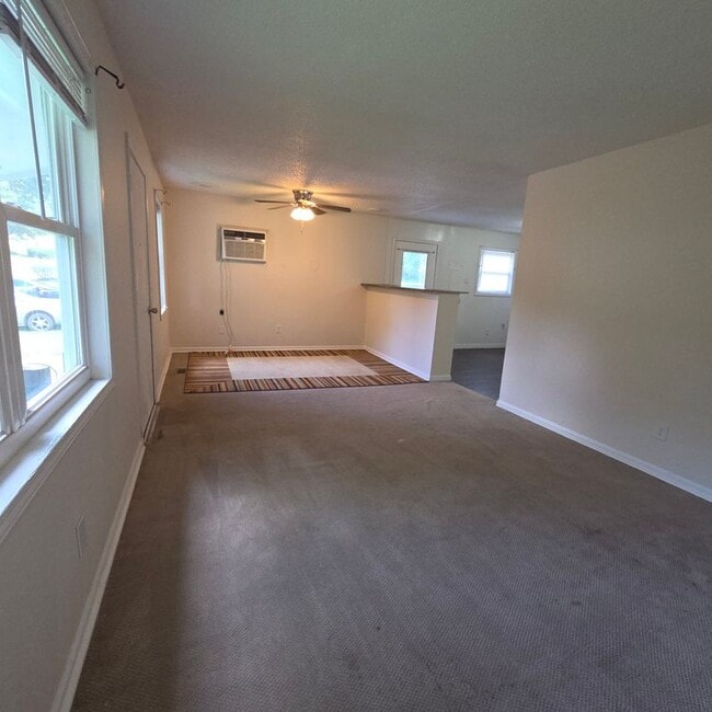 Photo - 806 McCampbell St