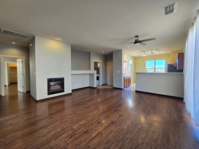 Photo - 9 Autumn Light Pl