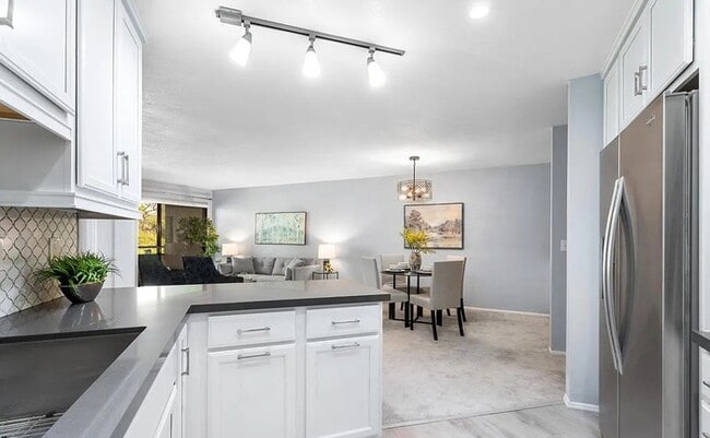 Photo - 2 bed 2 bath 1,033 sqft Unit 4260