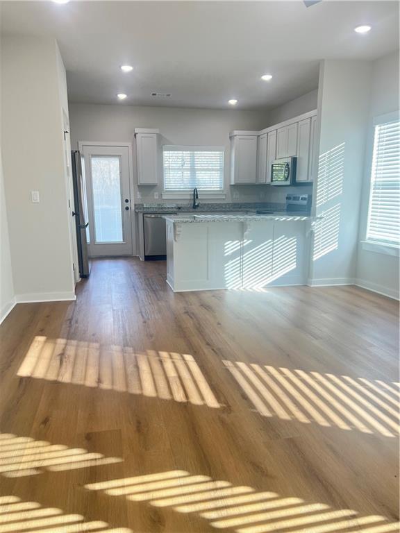 Photo - 552 Cosmos St