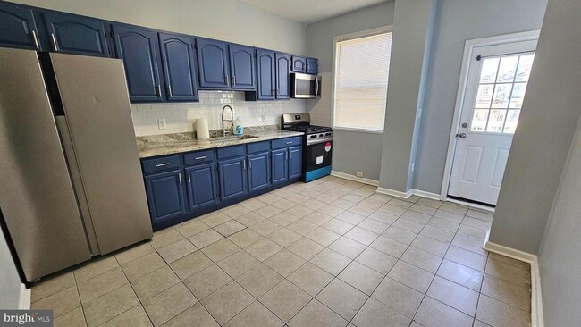 Photo - 2805 Erdman Ave