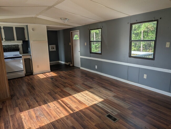 Building Photo - 200 Wild Forest Ln