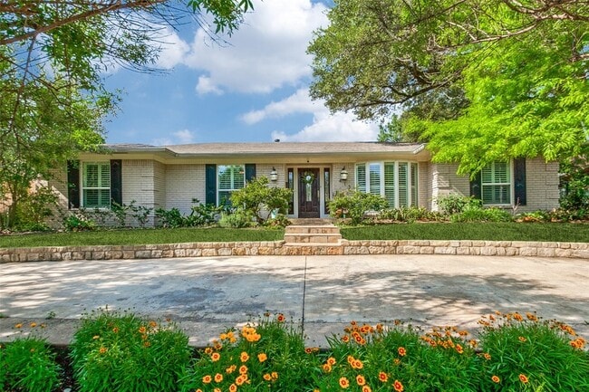 Photo - 413 Canyon Creek Dr House