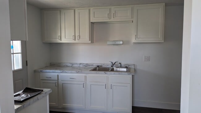 Photo - 1407 E Valentine Cir NW
