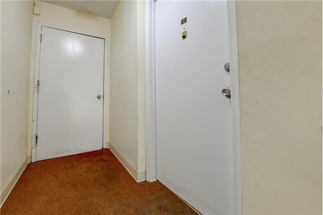 Photo - 6 College Dr