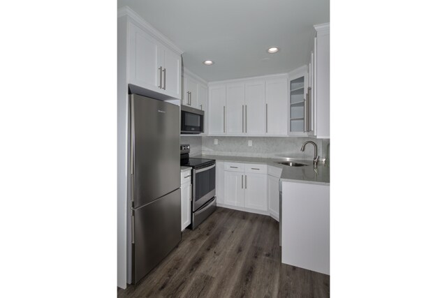 Stainless Appliances - Fairfield Plaza South at Sayville