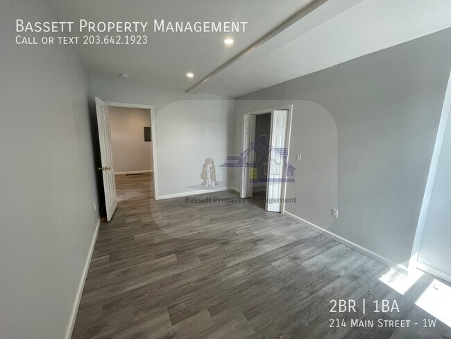 Photo - 214 Main St