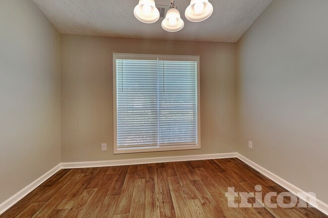 Photo - 2473 Insdale Trce NW