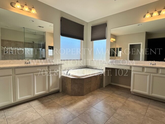 Photo - ~~Stunning SW Beauty! 4 Bedroom ~ 3.5 Bath + Bonus Room! 3500+ Sq. Ft