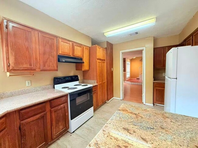 Photo - 6418 Gladewell Dr