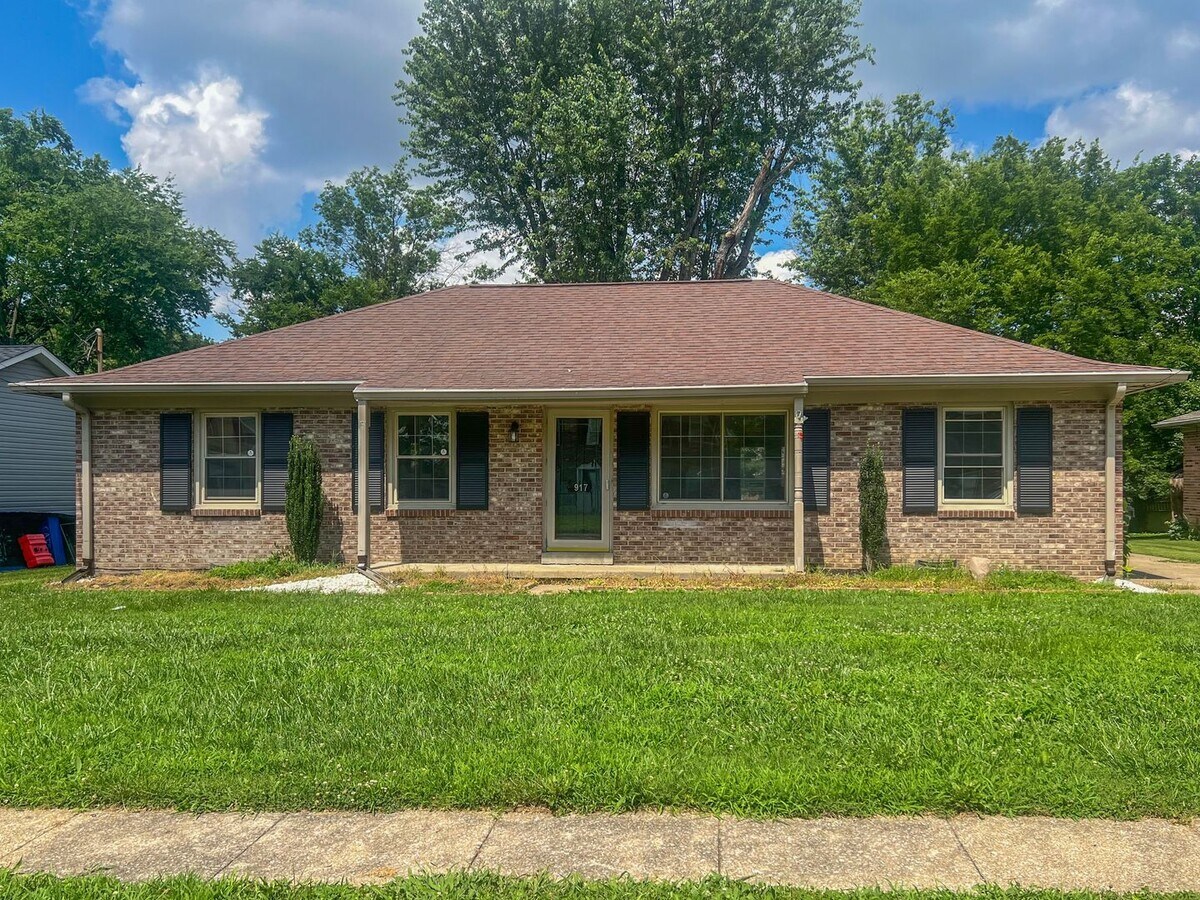 Ranch Style Home--Large Backyard! - Ranch Style Home--Large Backyard!