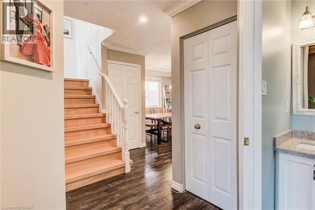 Photo - 166 Peach Blossom Crescent