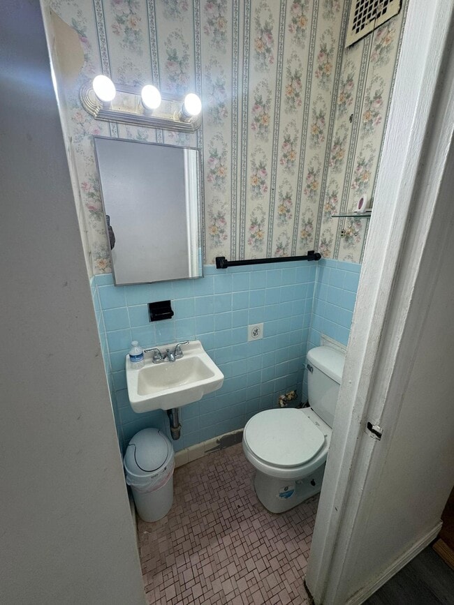 Half Bathroom - 1470 Needham Ave Unit 2