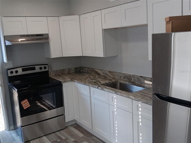 Photo - 128 W North St