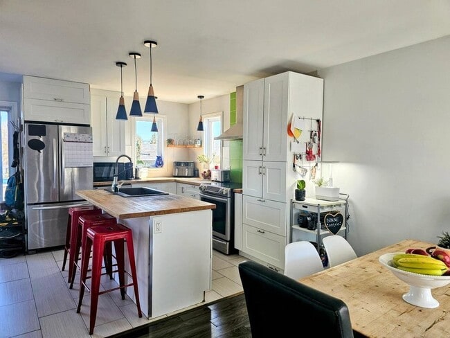 Building Photo - 4242 Broadway Rental