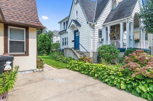 Photo - 52 McKinley Ave