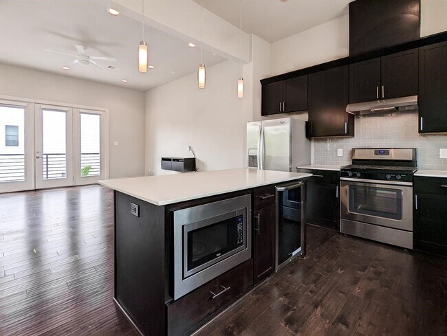 Photo - 1140 W 24th St Unidad E