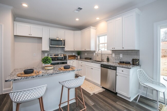 Photo - Luxury 2-Bedroom Townhome for Rent in Chimney Oaks – Golf Community Living!