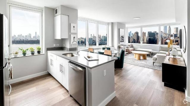 Building Photo - 3 bedroom in New York NY 11101 Unit 1229 Rental