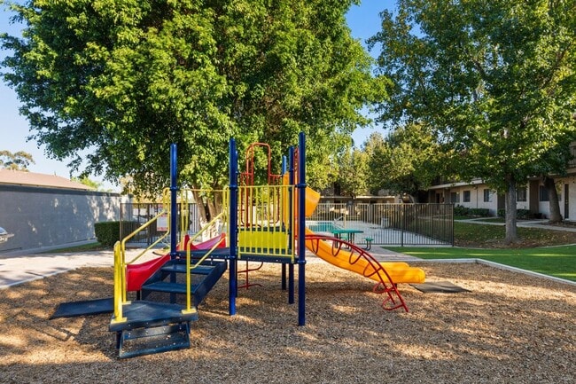 Photo - Aventine Court