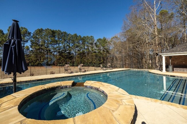 Photo - 2801 Spreading Oaks Dr NW