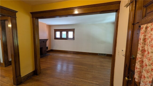 Photo - 37 Manchester Pl