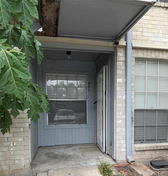 Building Photo - 7400 Bellerive Dr Unit 901