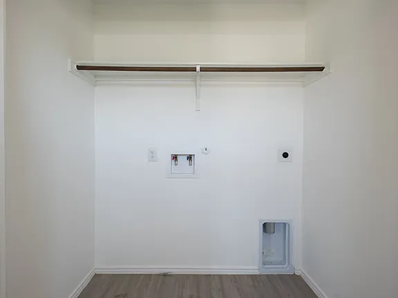 Photo - 9051 Navarro Vis