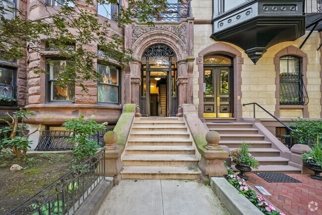 Building Photo - 261 Beacon St Unit 52 Rental