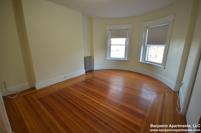 Photo - 1595 Beacon St Unit 10