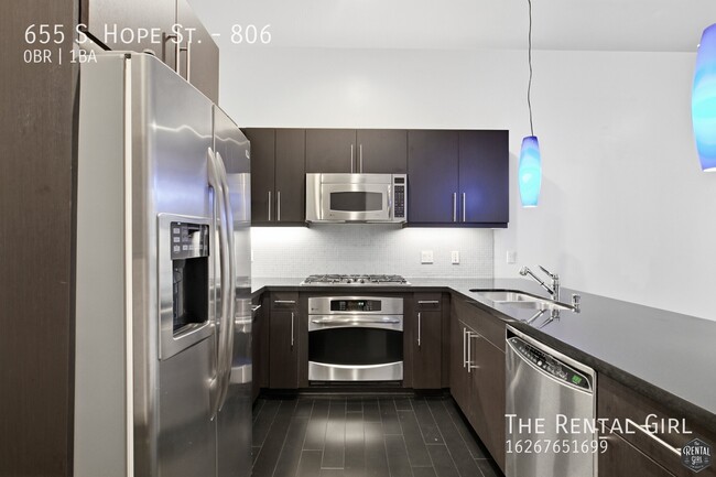 Building Photo - 655 S Hope St Unit 806