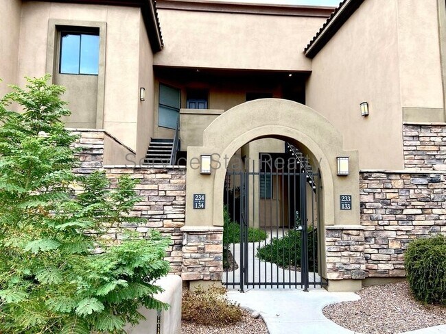 Photo - 7027 N Scottsdale Rd House