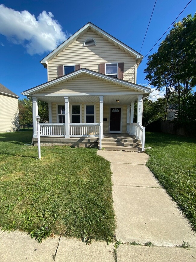 Building Photo - 906 E Bancroft St Rental
