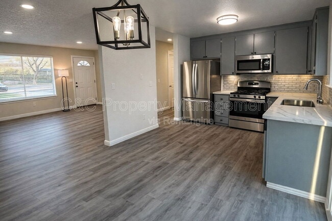 Photo - 600 Lorelei Ln