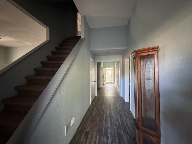 Photo - 608 N Montgomery St