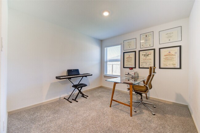 Photo - 4006 Elk Crk Ct