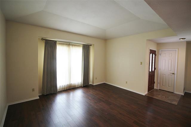 Photo - 906 Moore St